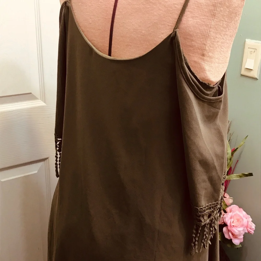 CHARLOTTE RUSSE BLOUSE - Picture 3 of 5